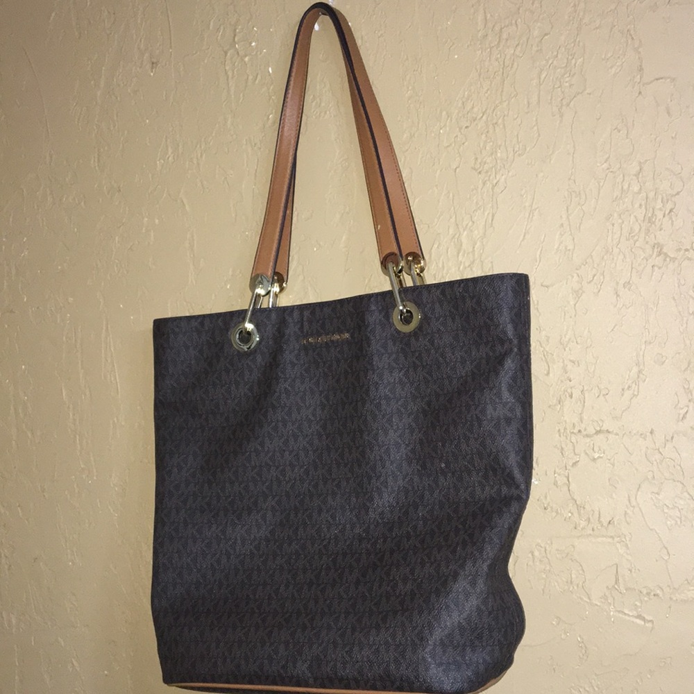 Michael Kors Raven Bag